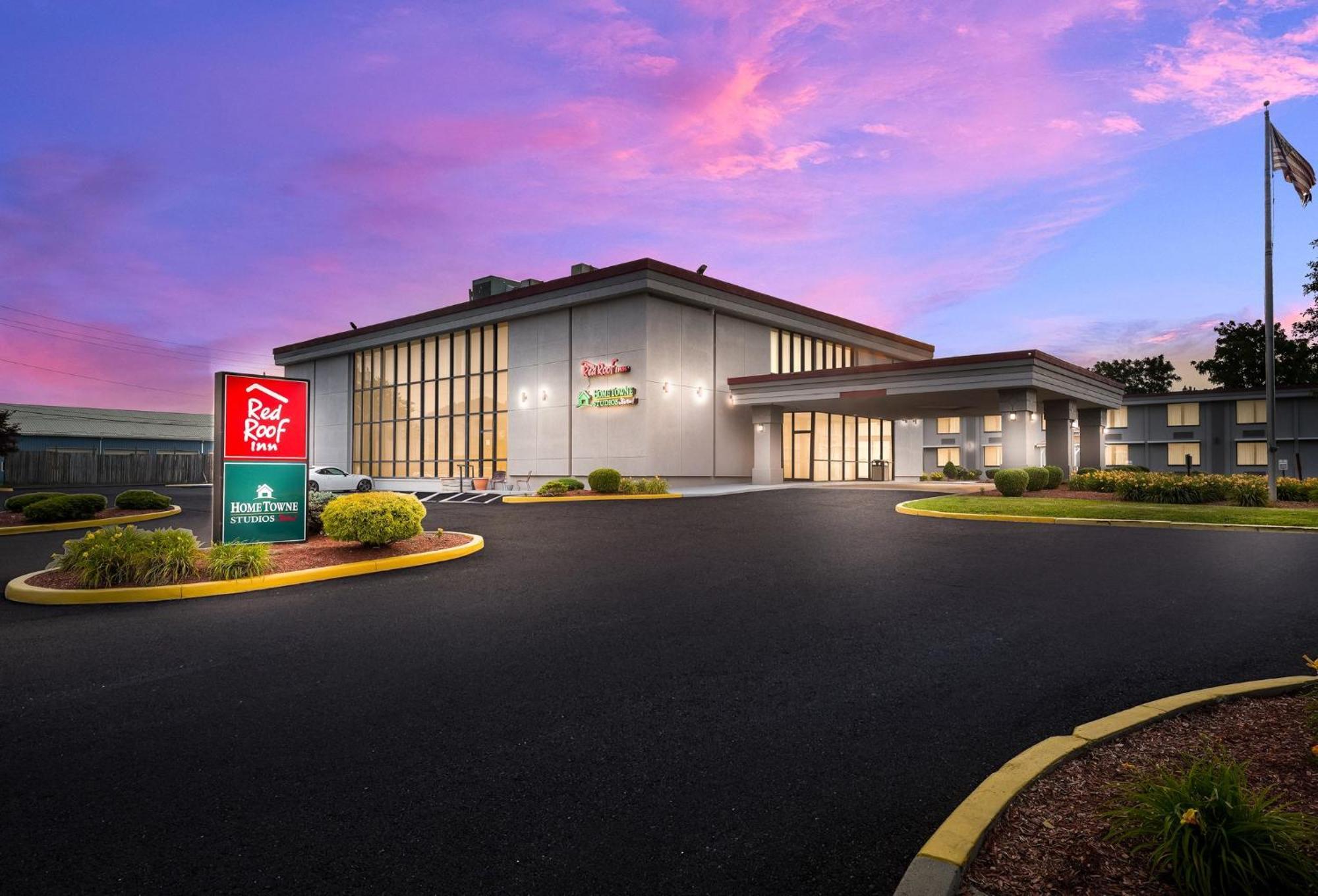 Red Roof Inn Painted Post Экстерьер фото