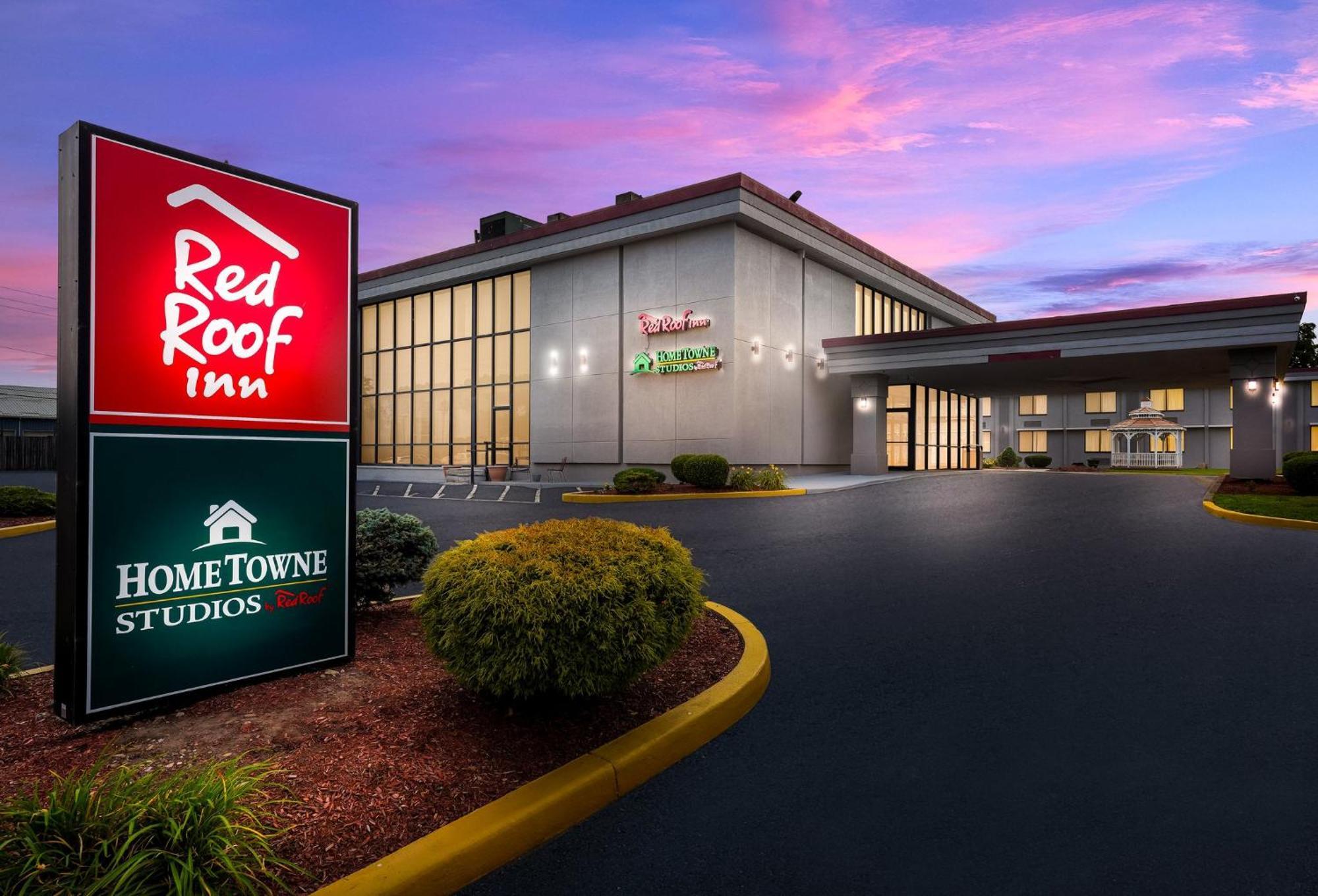 Red Roof Inn Painted Post Экстерьер фото